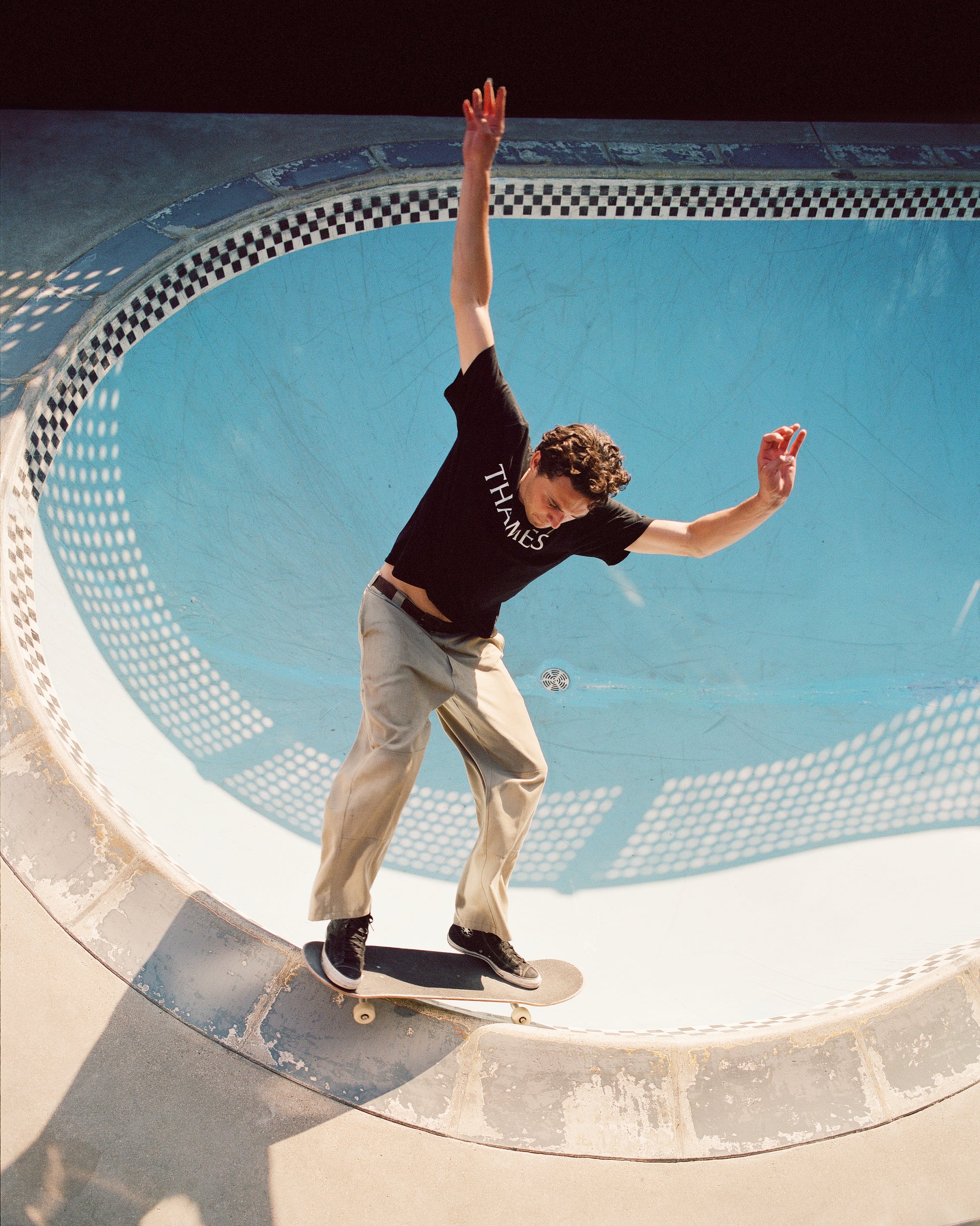 LETTERS TEE INVERT